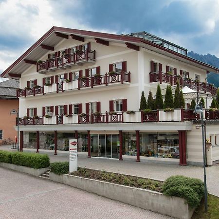 Sapelza Appartementhaus Dobbiaco Luaran gambar